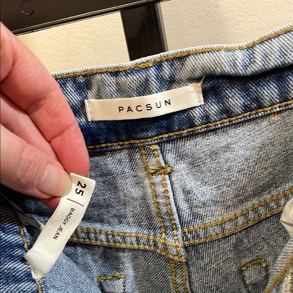 Pacsun Distressed Baggy Jeans - Picture 5 of 5